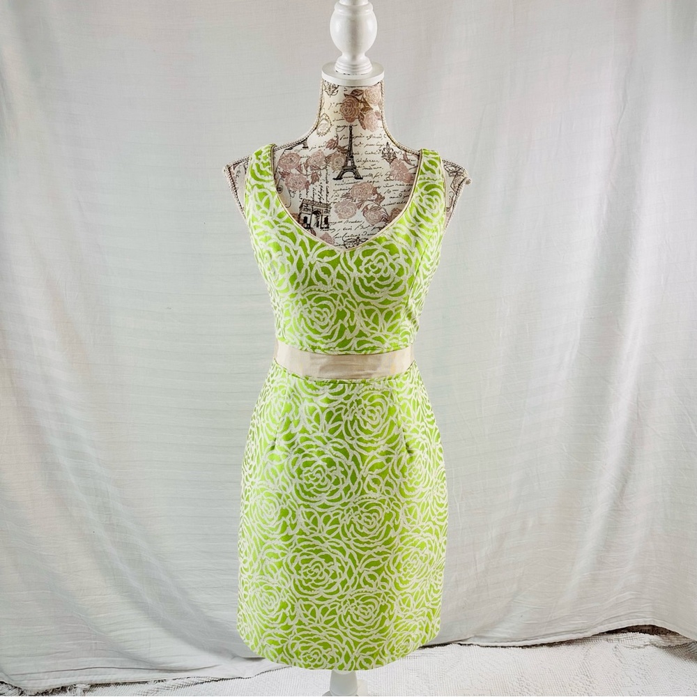 Maggy London Sheath Dress V Neck V Back Size 10 Sleeveless